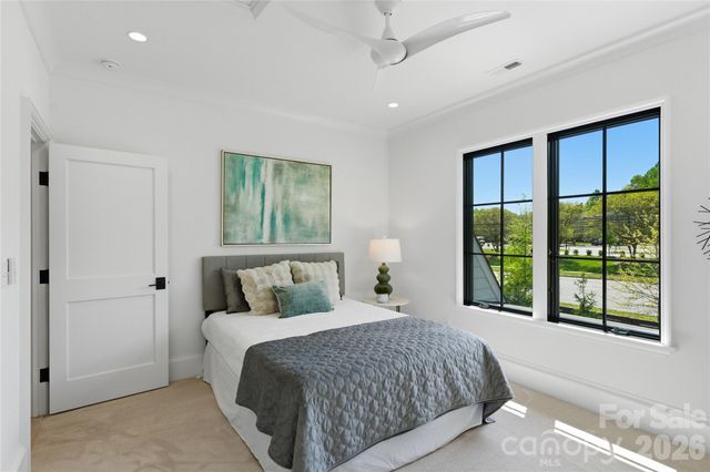 7005 Chateau Bordeaux Lane, Charlotte, NC 28270