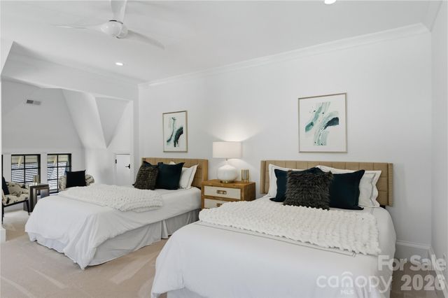 7005 Chateau Bordeaux Lane, Charlotte, NC 28270