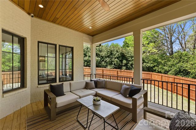 7005 Chateau Bordeaux Lane, Charlotte, NC 28270