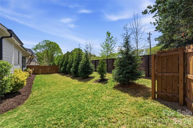 7005 Chateau Bordeaux Lane, Charlotte, NC 28270