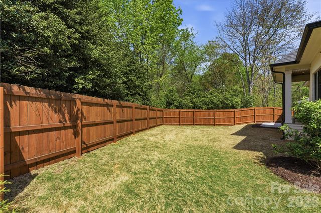 7005 Chateau Bordeaux Lane, Charlotte, NC 28270