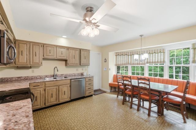 4 Beechurst Woods Lane, Green Twp, OH 45233