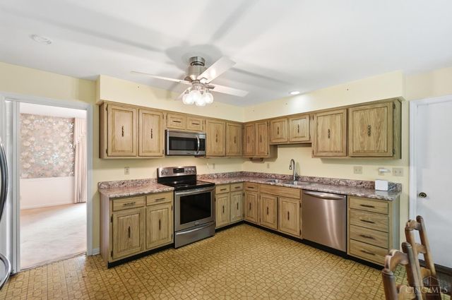4 Beechurst Woods Lane, Green Twp, OH 45233