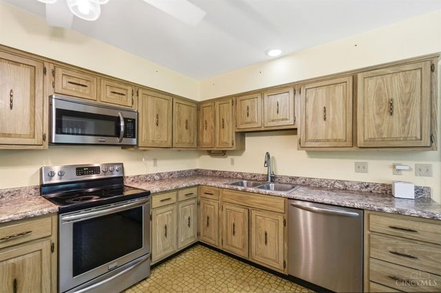 4 Beechurst Woods Lane, Green Twp, OH 45233