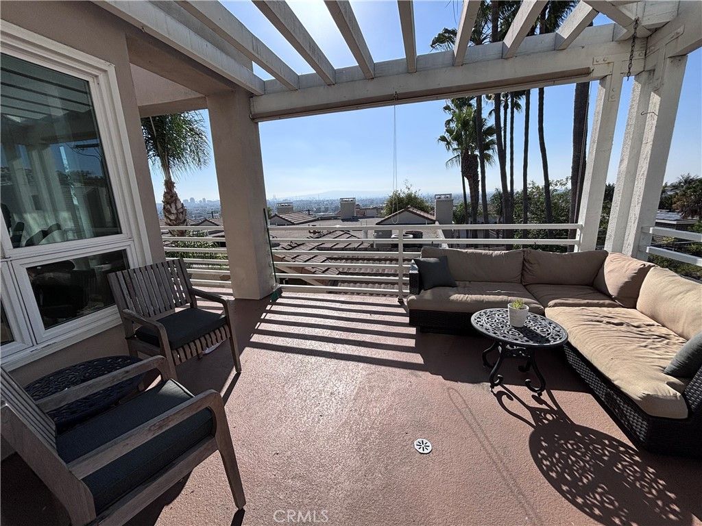 2604 E 20th Street 301, Signal Hill, CA 90755 — exterior