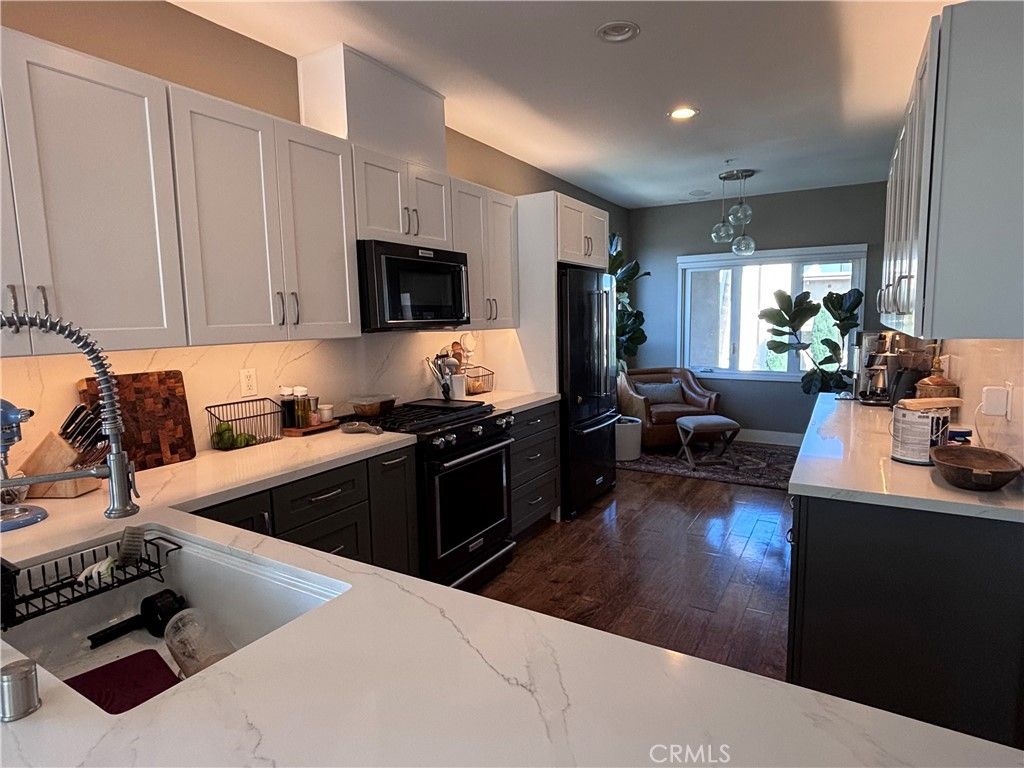 2604 E 20th Street 301, Signal Hill, CA 90755 — photo 2