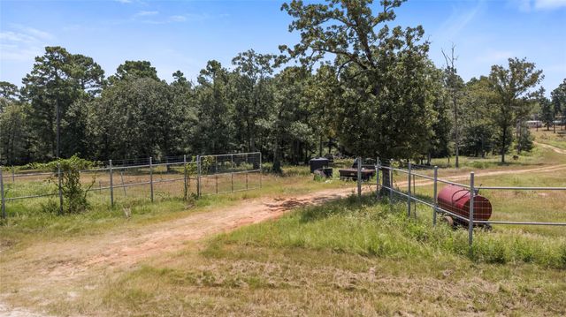 235 Flynt Road, Huntsville, TX 77320