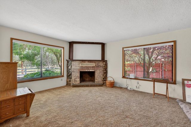 9490 Golden Gate Ave, Orangevale, CA 95662