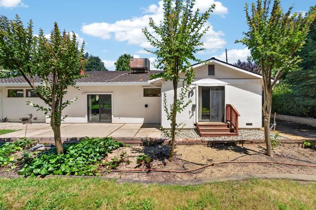 9490 Golden Gate Ave, Orangevale, CA 95662
