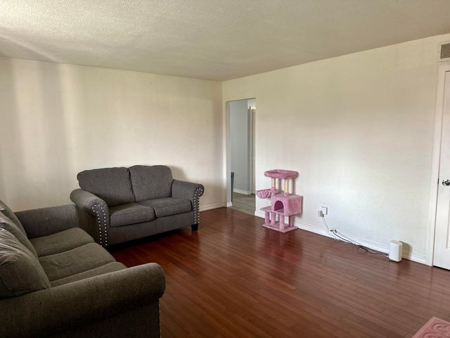 421 Sandalwood Drive, Valparaiso, IN 46385