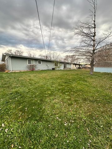 421 Sandalwood Drive, Valparaiso, IN 46385