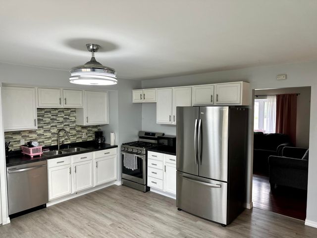 421 Sandalwood Drive, Valparaiso, IN 46385