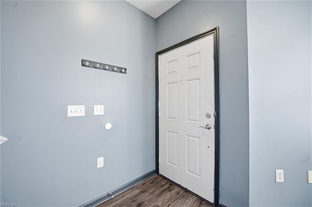 2377 Wessington DR, Virginia Beach, VA 23454