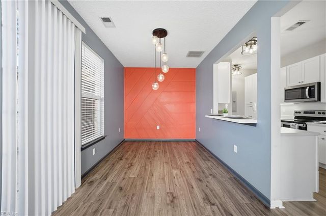 2377 Wessington DR, Virginia Beach, VA 23454