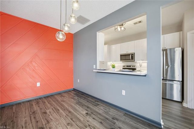 2377 Wessington DR, Virginia Beach, VA 23454