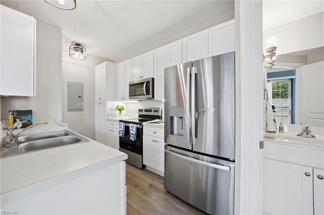 2377 Wessington DR, Virginia Beach, VA 23454