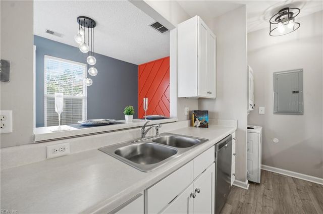 2377 Wessington DR, Virginia Beach, VA 23454