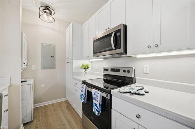 2377 Wessington DR, Virginia Beach, VA 23454