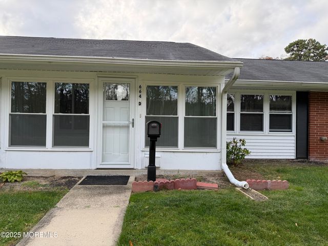 664D Plymouth Drive, Lakewood, NJ 08701