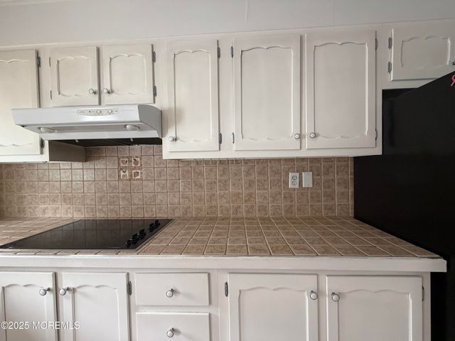 664D Plymouth Drive, Lakewood, NJ 08701