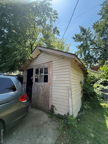 10325 Crocuslawn Street, Detroit, MI 48204
