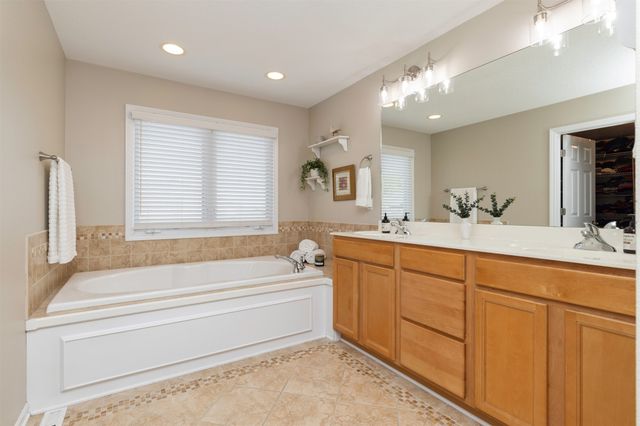 4119 139th Street, Urbandale, IA 50323
