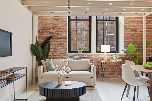 251 Heath St 110, Boston, MA 02130