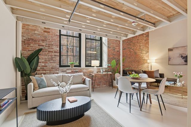 251 Heath St 110, Boston, MA 02130