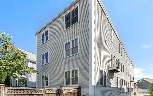 15 Dimick C, Somerville, MA 02143