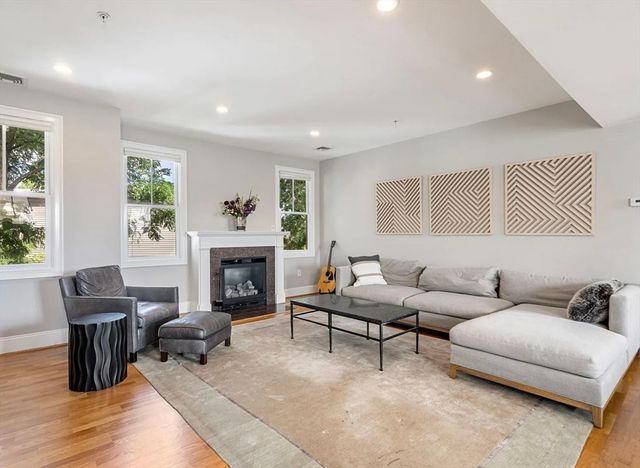 15 Dimick C, Somerville, MA 02143