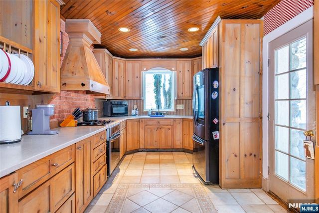 1635 Union Valley Road, West Milford, NJ 07480