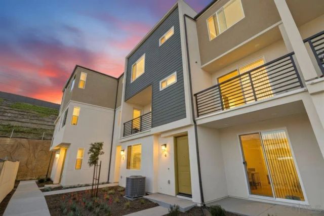 852 Makani St 4, Chula Vista, CA 91911