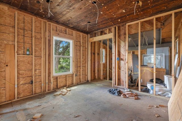 209 Avery Street, Hot Springs National Park, AR 71913