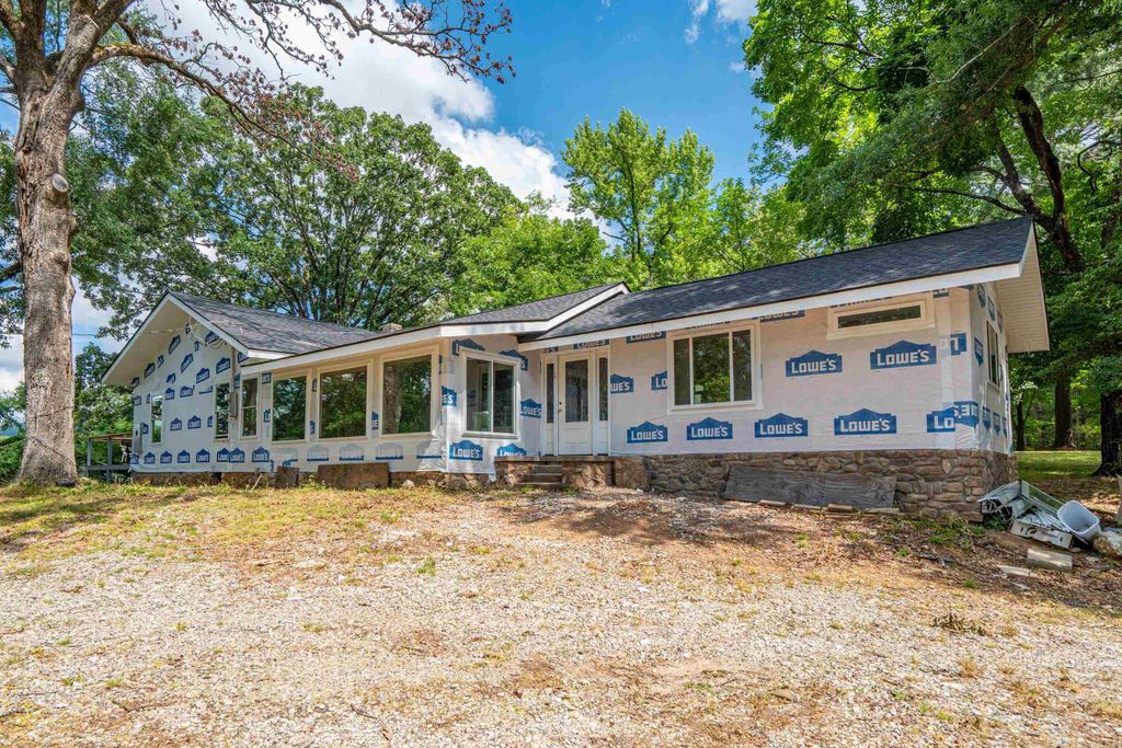 209 Avery Street, Hot Springs National Park, AR 71913