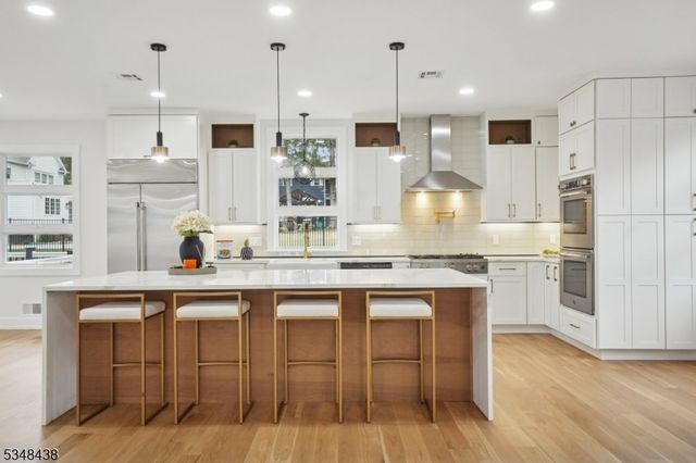 976 Cherokee Ct, Westfield Town, NJ 07090
