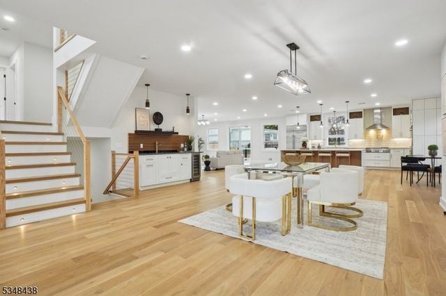 976 Cherokee Ct, Westfield Town, NJ 07090
