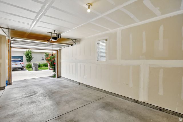 11391 S OSWEGO LN, South Jordan, UT 84009