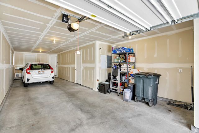 11391 S OSWEGO LN, South Jordan, UT 84009