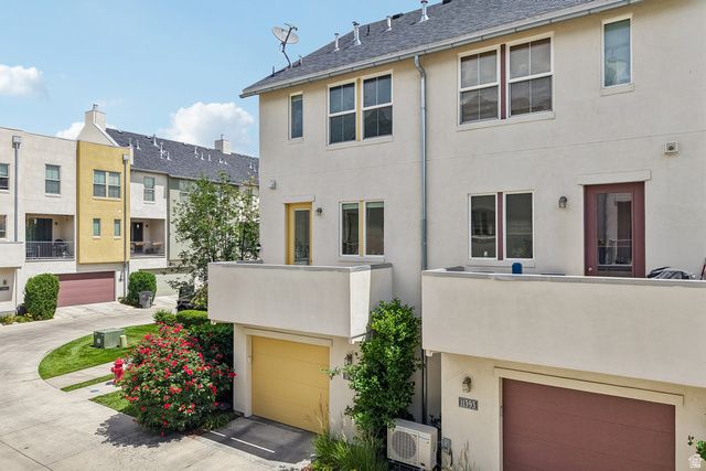 11391 S OSWEGO LN, South Jordan, UT 84009