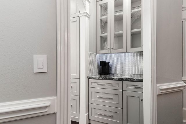 6 Noble Bend Place, The Woodlands, TX 77382