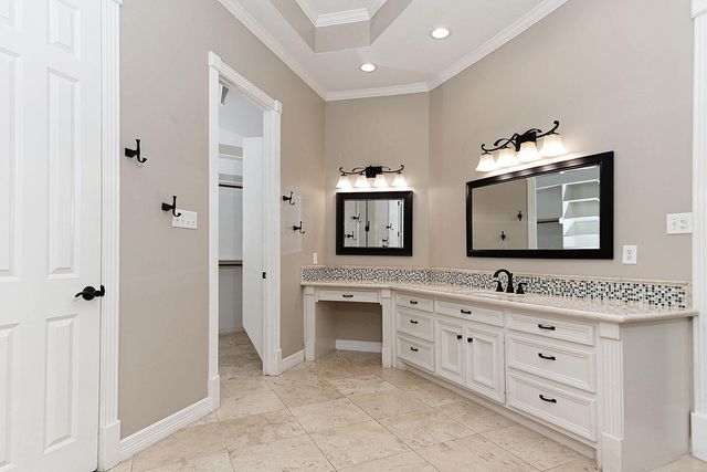 6 Noble Bend Place, The Woodlands, TX 77382