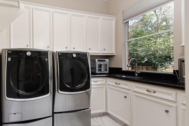 6 Noble Bend Place, The Woodlands, TX 77382
