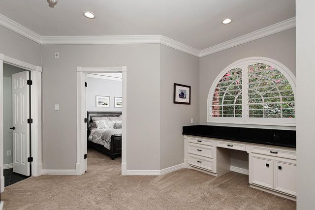 6 Noble Bend Place, The Woodlands, TX 77382