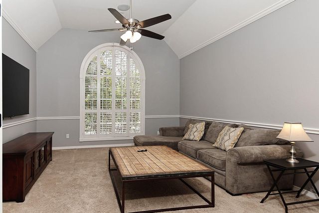 6 Noble Bend Place, The Woodlands, TX 77382