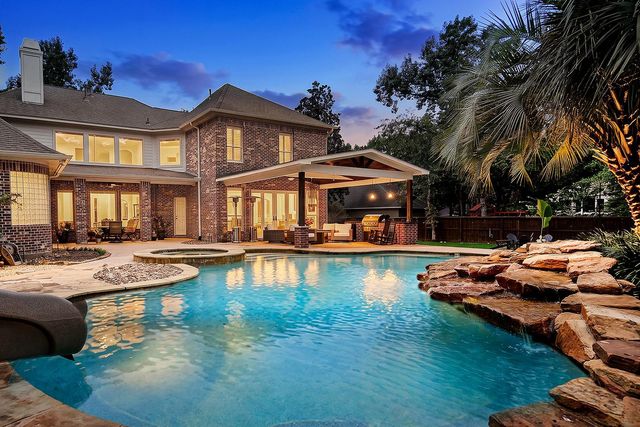 6 Noble Bend Place, The Woodlands, TX 77382