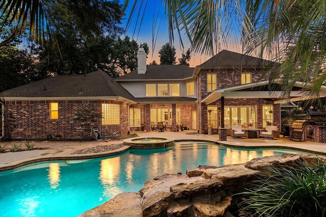 6 Noble Bend Place, The Woodlands, TX 77382