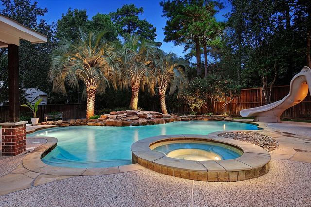 6 Noble Bend Place, The Woodlands, TX 77382
