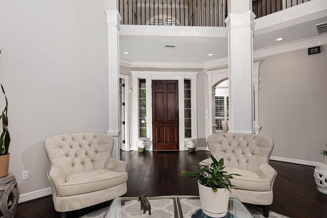 6 Noble Bend Place, The Woodlands, TX 77382