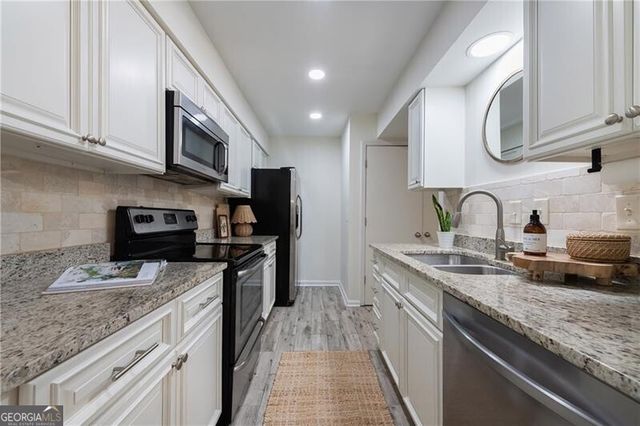 182 Triumph Drive NW, Atlanta, GA 30327