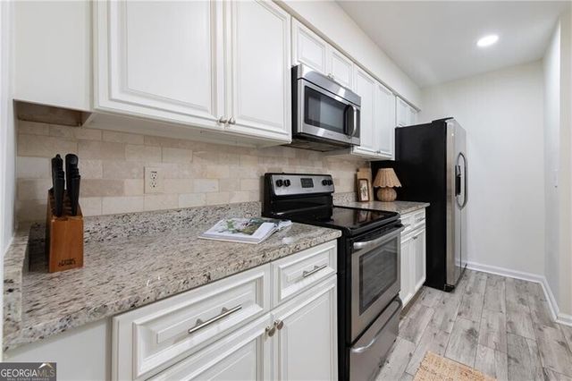 182 Triumph Drive NW, Atlanta, GA 30327